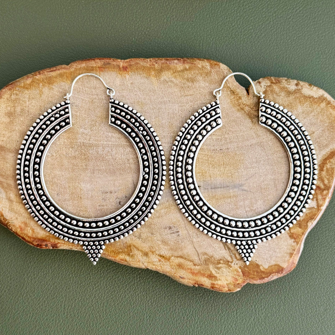 Sundra Hoops