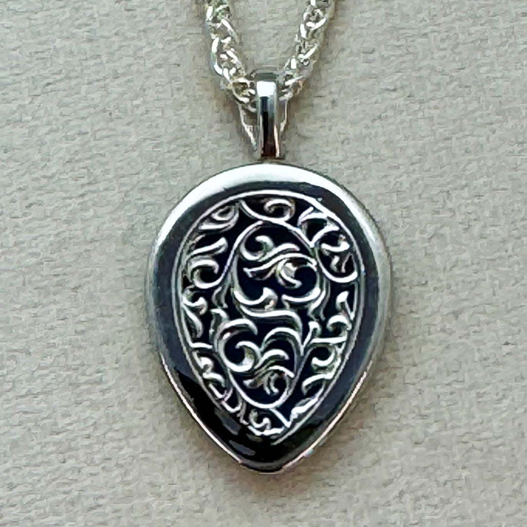 Arwen - Agate Cameo
