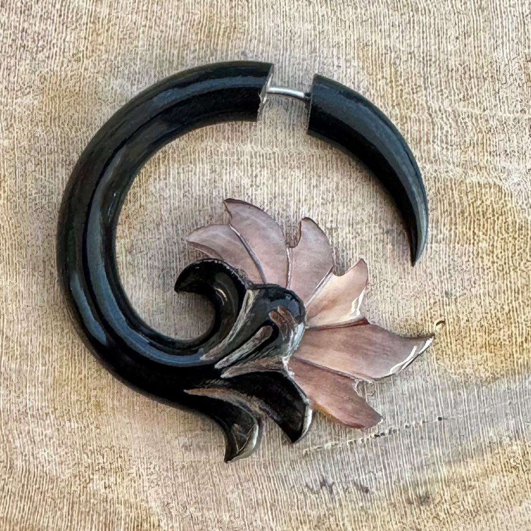 Ambrosia Flowers - Horn & Shell