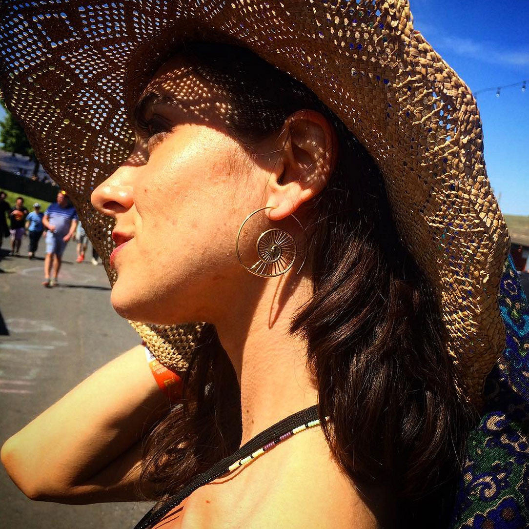 Thin Nautilus Spirals