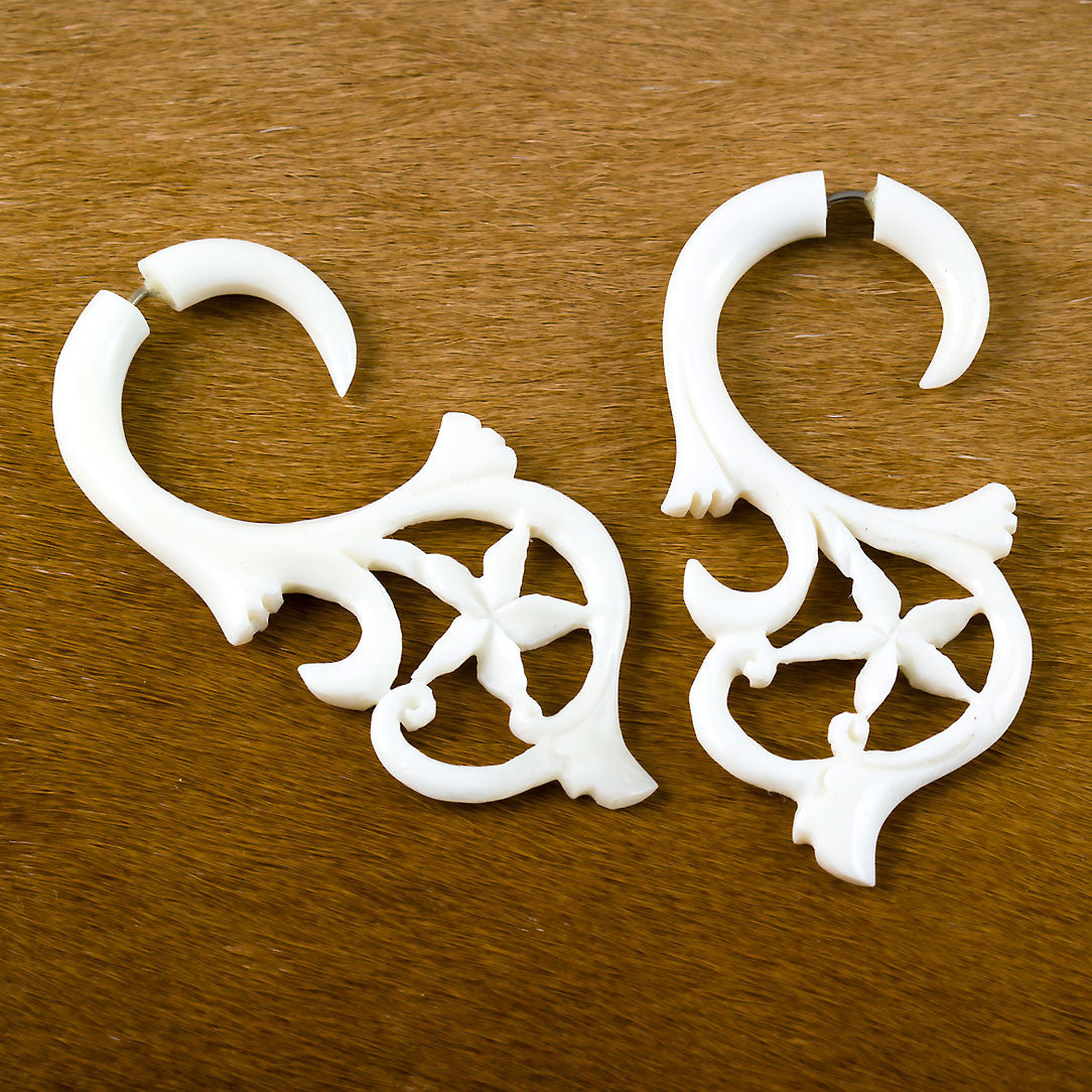 Plumeria Curls - Bone