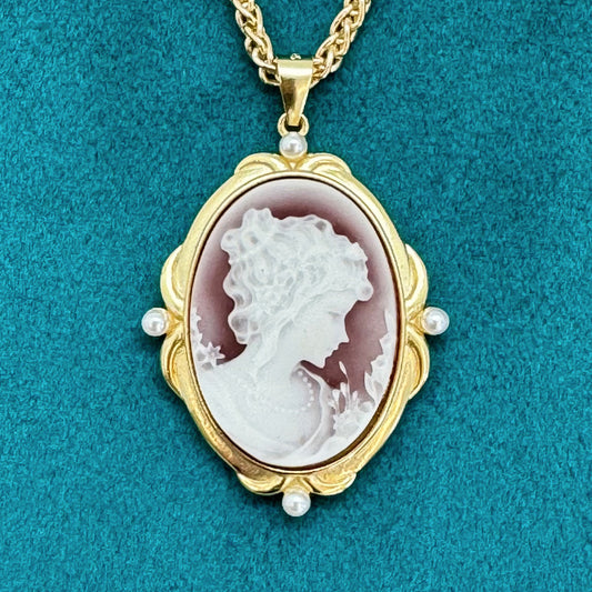 Charlotte - Agate Cameo