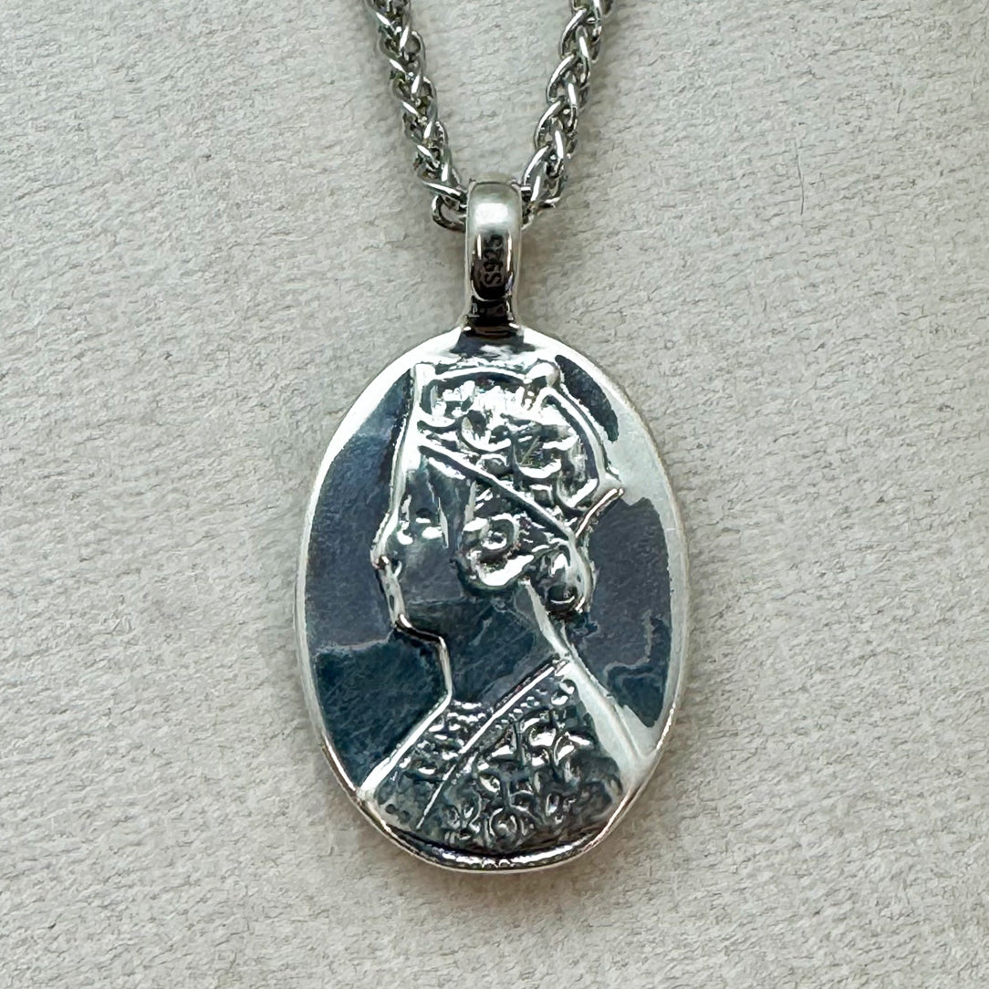 Charlotte - Agate Cameo