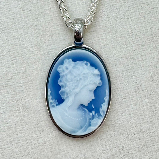 Charlotte - Agate Cameo