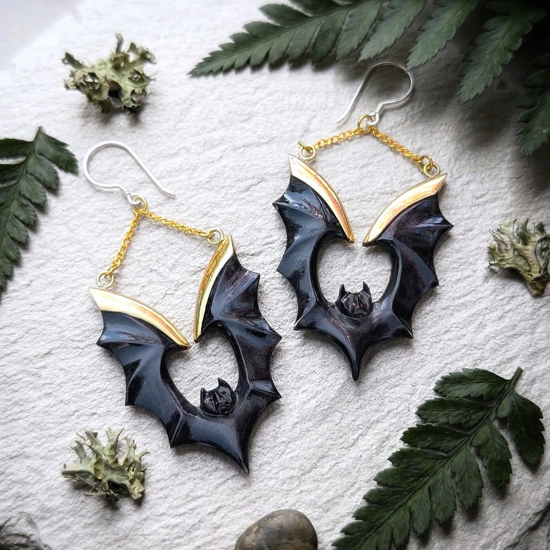 Hanging Bats - Horn