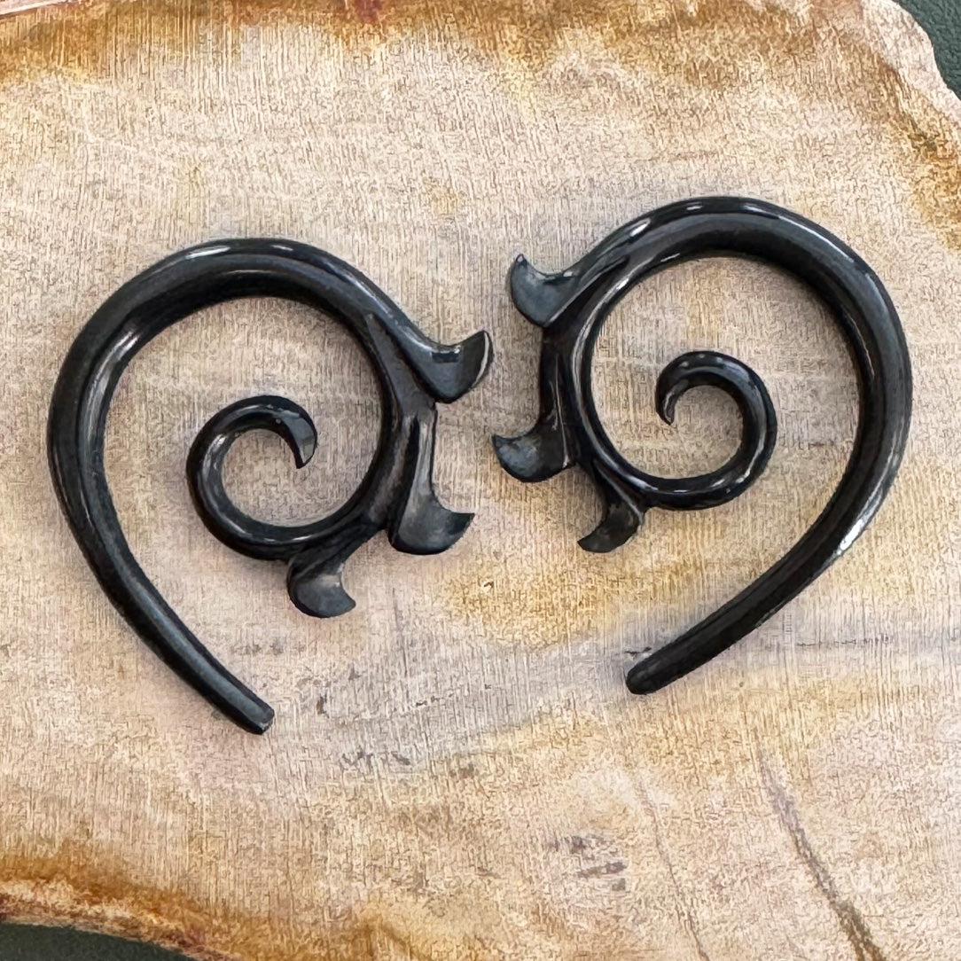 Yaldah Short Curls - Horn