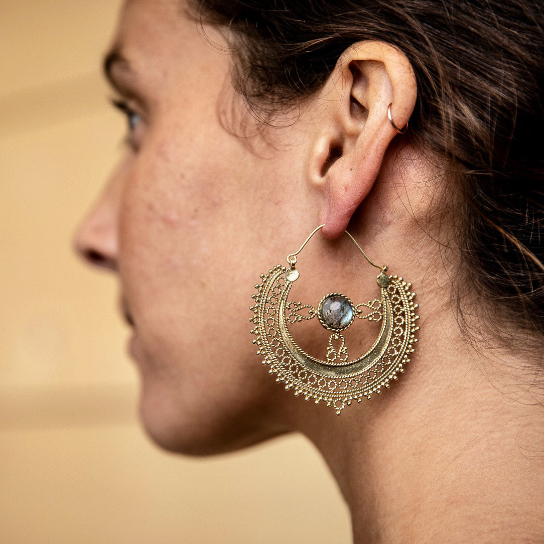 Laili Hoops